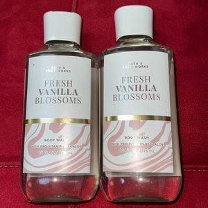 BBW 2pc Fresh Vanilla Blossoms Body Wash
